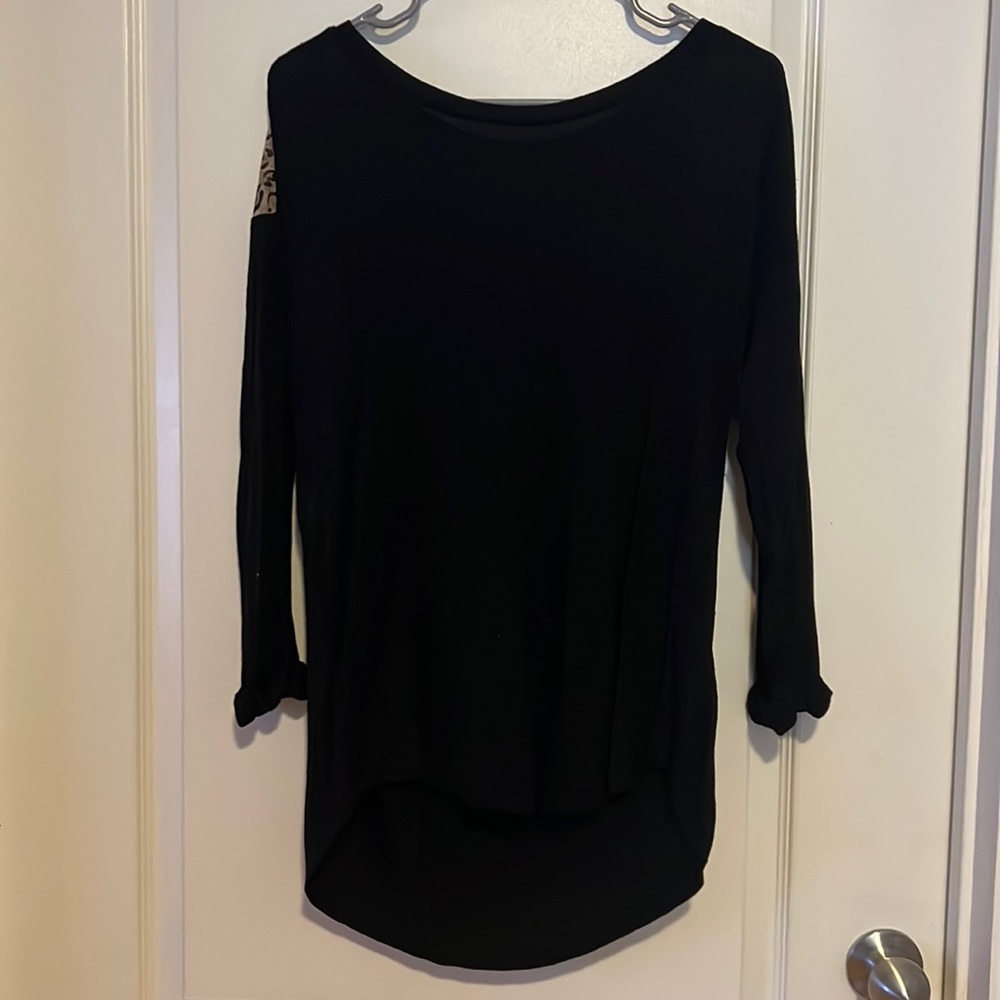 Black tee with leopard print back